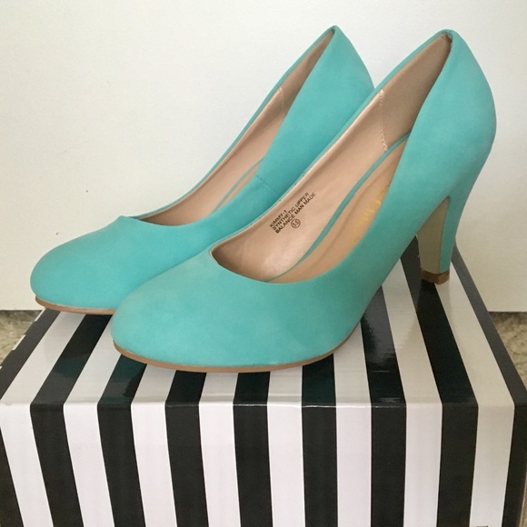 🖤NWB Mint Heels🖤 - Picture 6 of 6